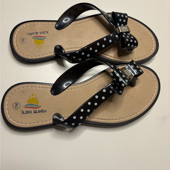 ALOHA ISLAND Black Polka Dot Thong Sandals Flip Flops Bow Womens Size 7 - Picture 2 of 3